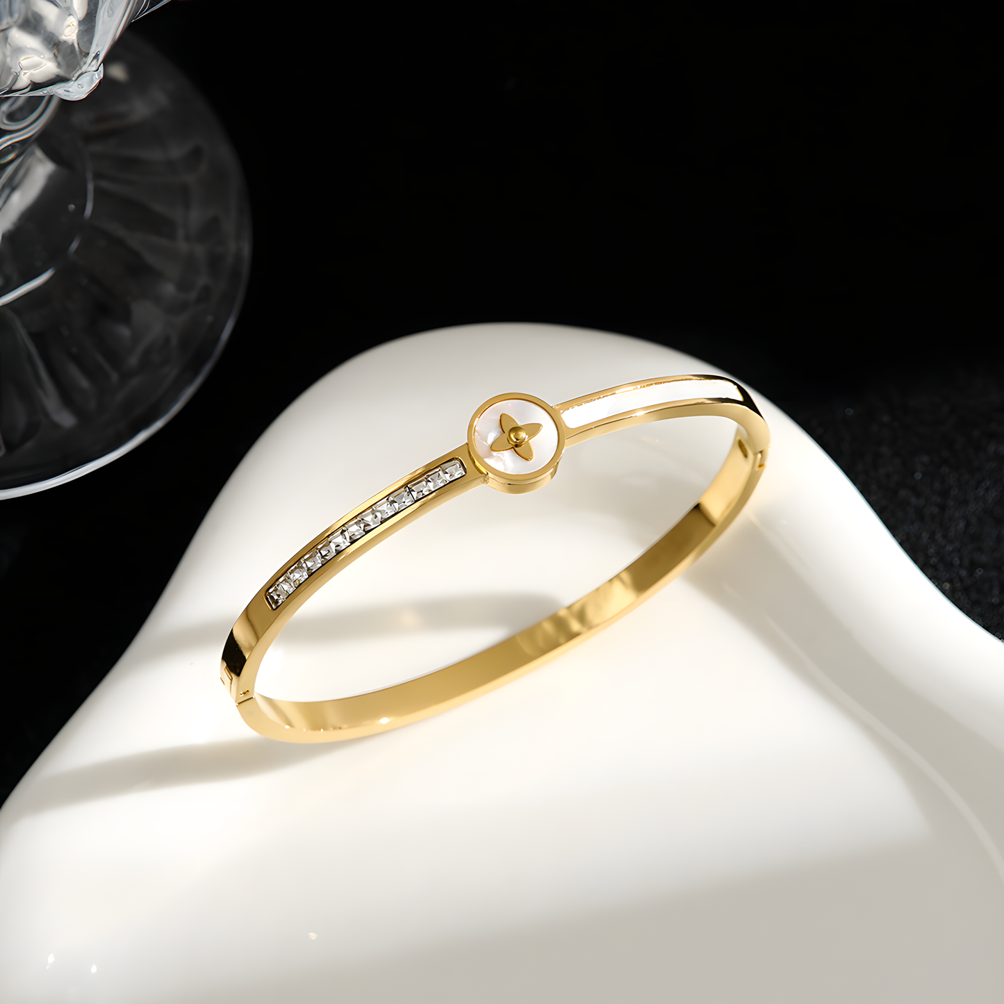 Classic Star Accent Gold Bracelet