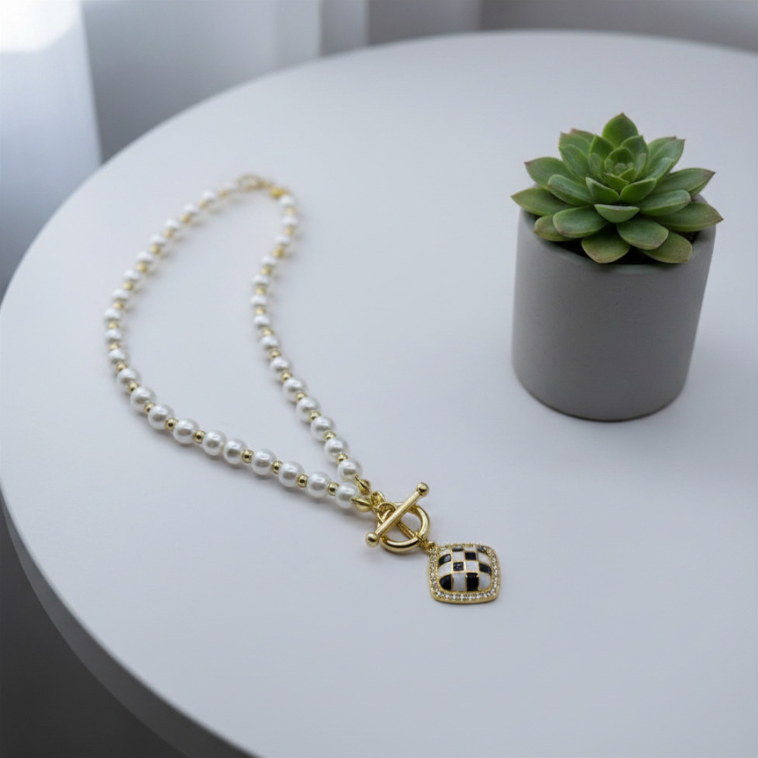 Aura Checkered Pearl Necklace