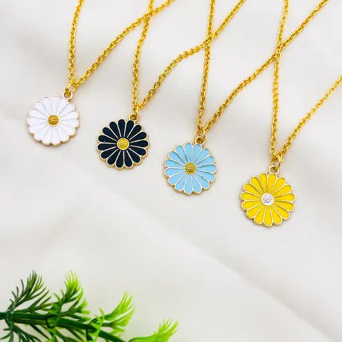 Daisy Necklace (Random Color)