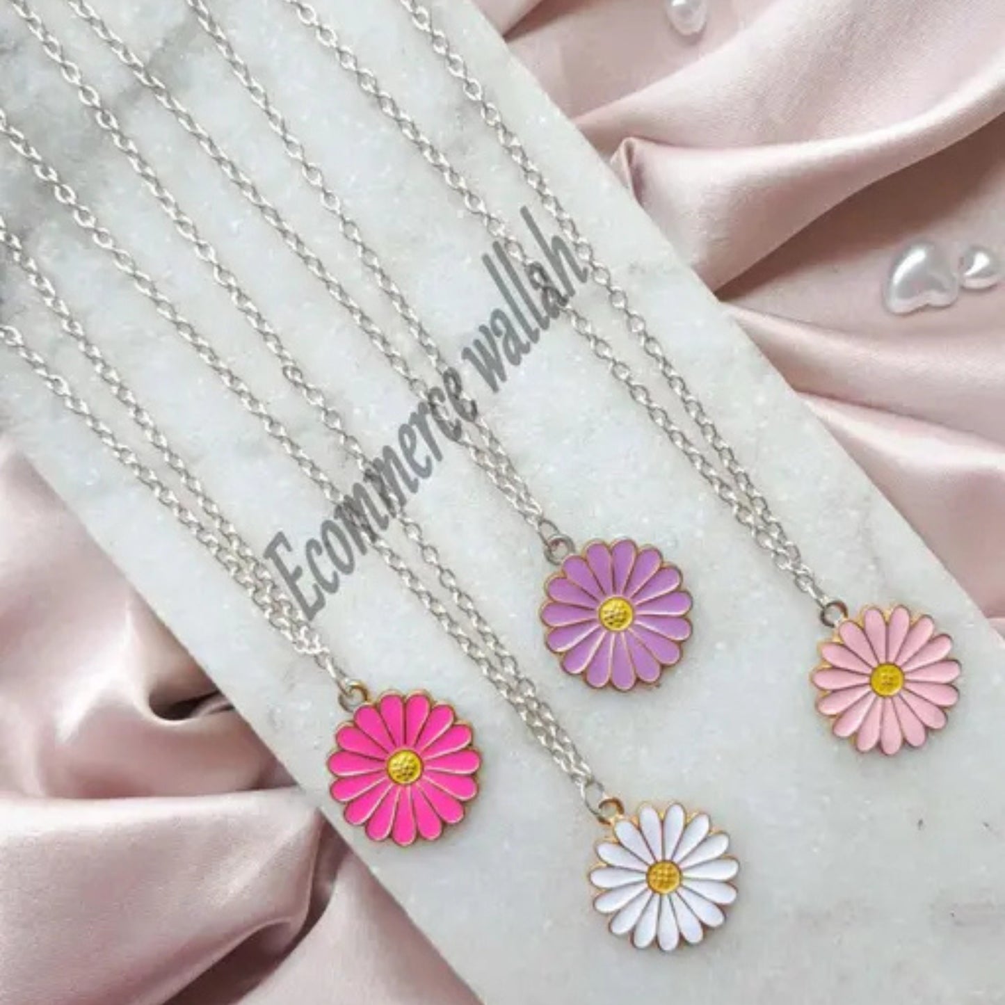 Daisy Necklace (Random Color)