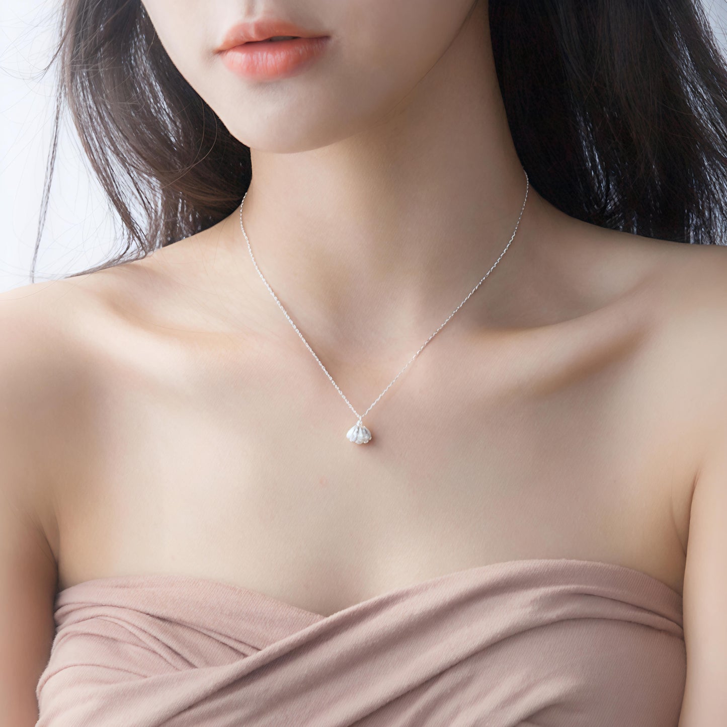 Elegant Seashell Pearl Necklace