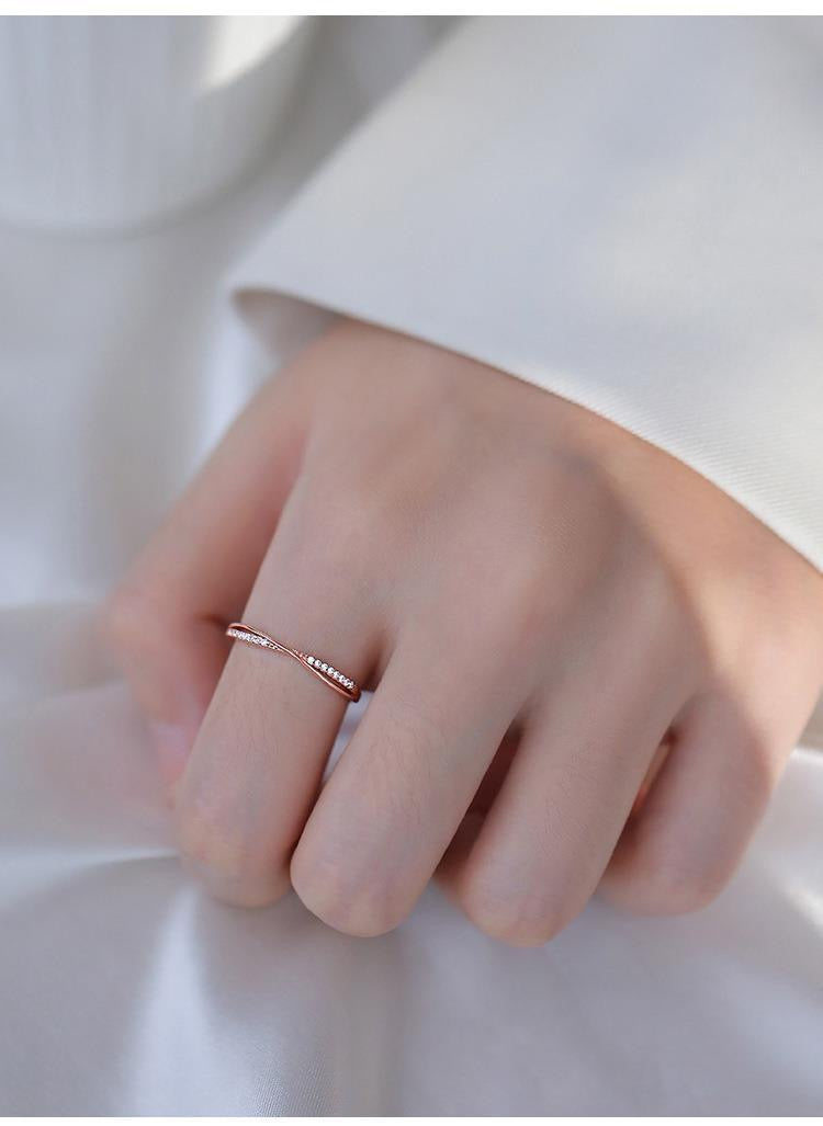 Line Cross Silver Ring