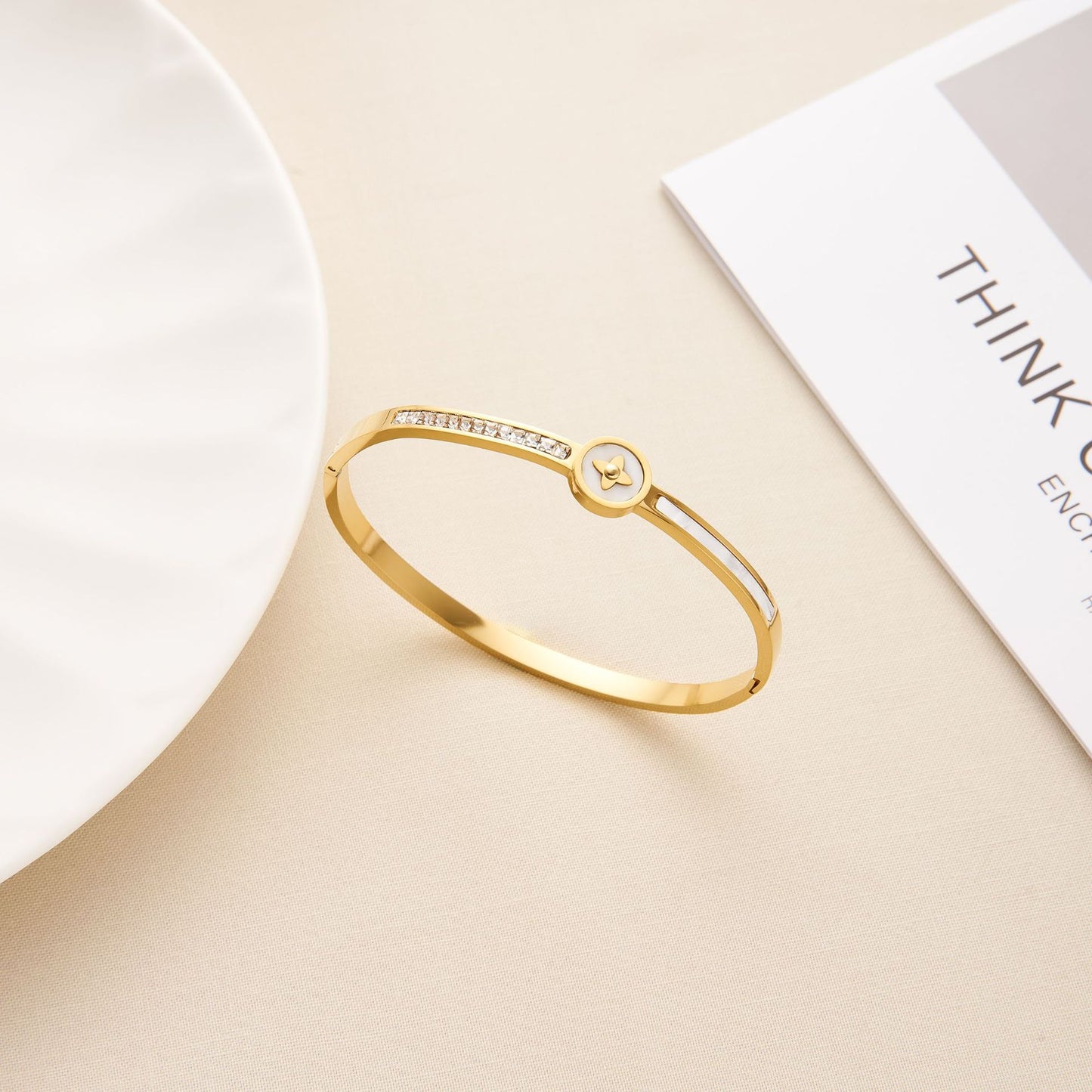 Classic Star Accent Gold Bracelet