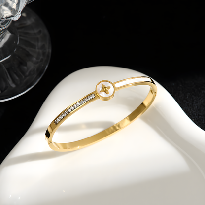 Classic Star Accent Gold Bracelet