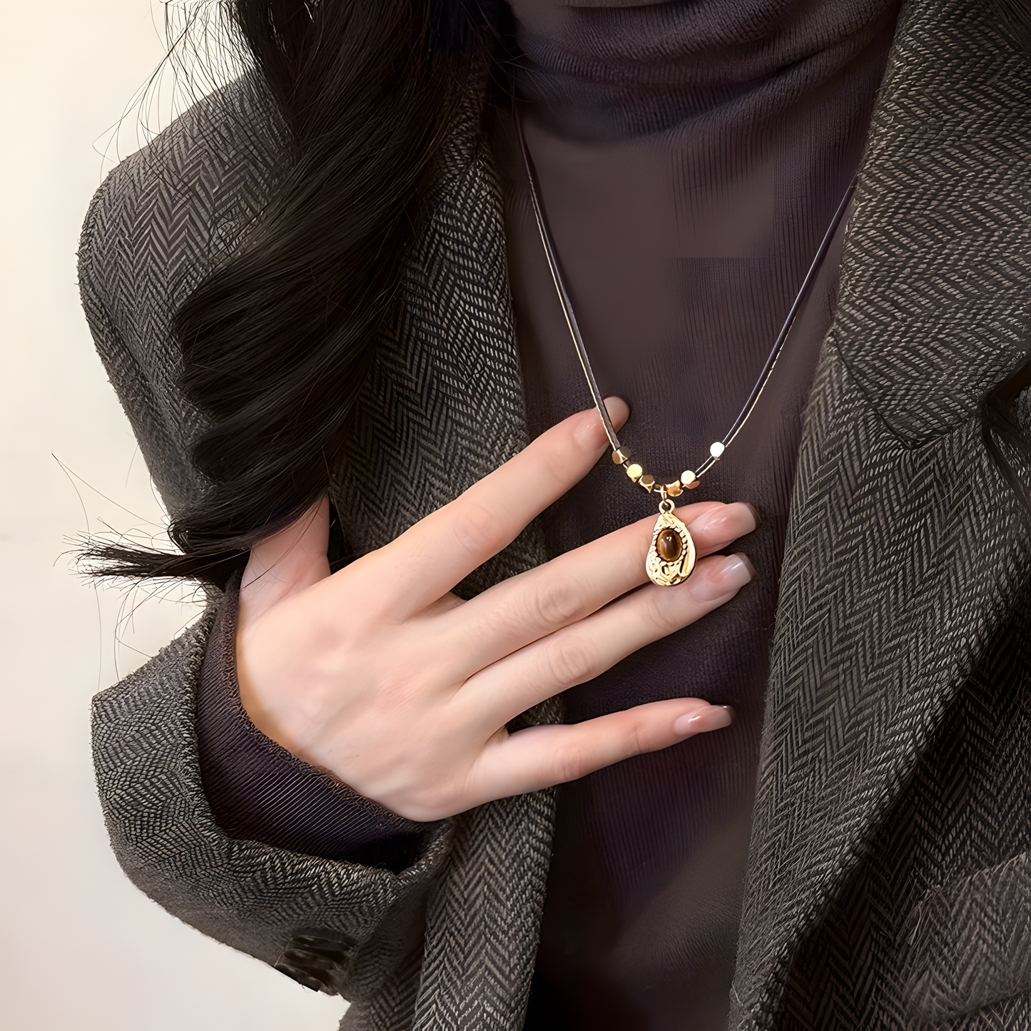 Textured Oval Pendant Layered Necklace