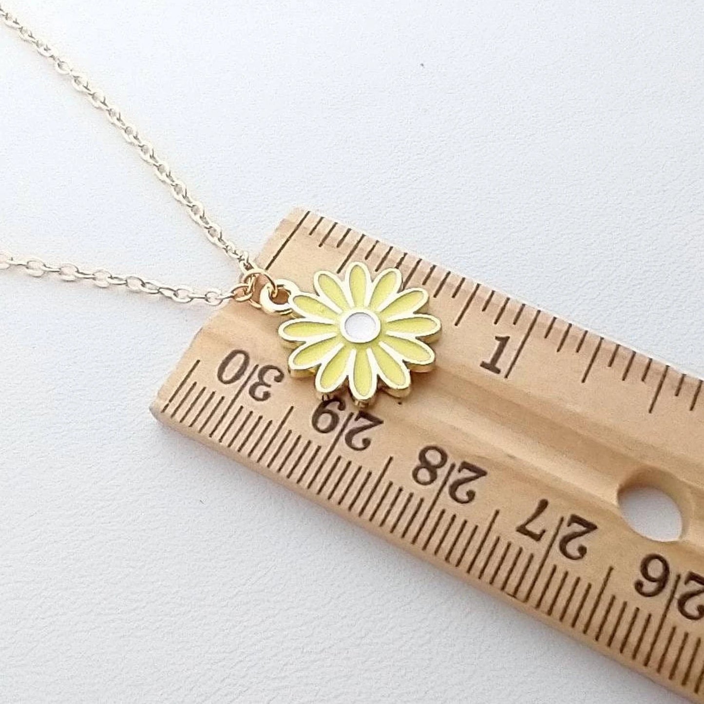 Daisy Necklace (Random Color)