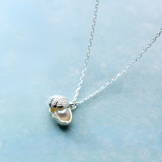 Elegant Seashell Pearl Necklace